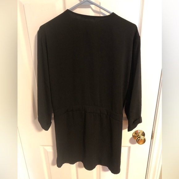 Black V-Neck Tie Waist Tunic Blouse - Picture 8 of 11